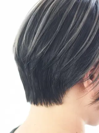 ショート カラー Atem ☀️大町店のヘアスタイル