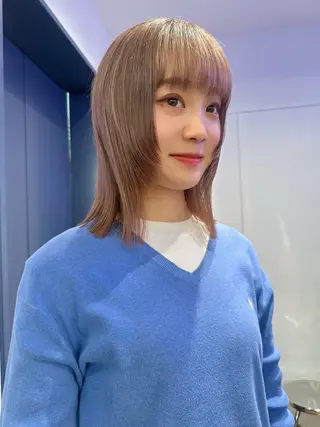 セミロング カラー 🍓ケアブリーチ× レイヤーカット🍓のヘアスタイル