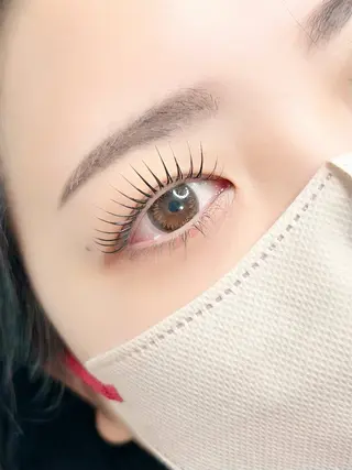 マツエク・マツパ GLOW LASH所属・根本 鈴子のマツエク・マツパデザイン