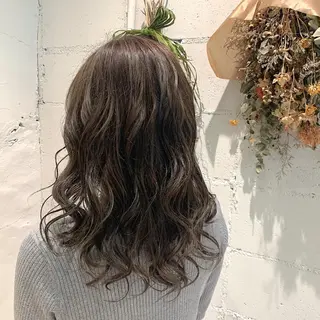 ロング カラー ayano ．のヘアスタイル