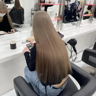 カラー ハイトーン🤍ブロン ド🤍MISAKIのヘアスタイル