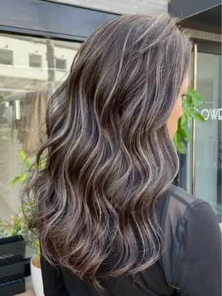 ロング カラー 表参道/ハイライト バレイヤージュのヘアスタイル