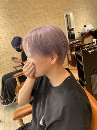 ショート カラー 松尾 遥花のヘアスタイル