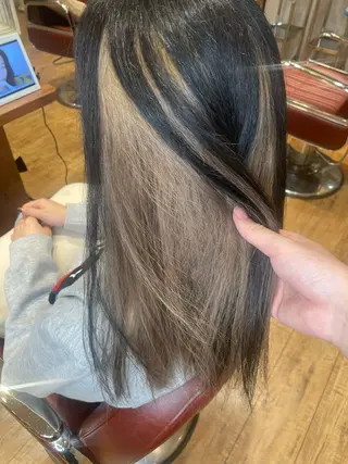 カラー MINDS LINO Reinaのヘアスタイル