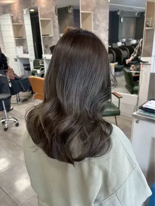 カラー ハイトーンカラー✨ 慶田玲和のヘアスタイル