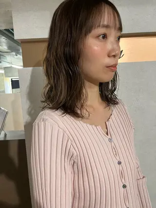 ミディアム カラー anon Loemのヘアスタイル