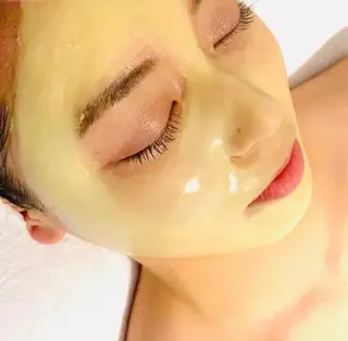 ロング カラー パーマ ヘアアレンジ メンズ キッズ ネイル アイブロウ ニキビ特化型エステ 🍓最短で肌質改善のエステ・リラクイメージ