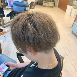 カラー メンズ 吉田 悠乃のヘアスタイル
