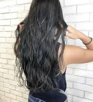 ロング カラー 佐藤 高徳のヘアスタイル