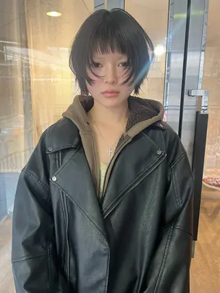 ミディアム カラー lot Kanau ハイトーン／デザインのヘアスタイル