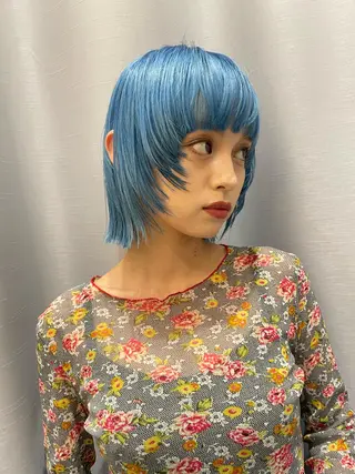 ショート カラー SALOWIN所属・ブリーチ✨ ボブ🪢レイヤーのヘアスタイル