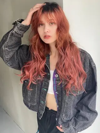 ロング 肌馴染みくすみカラー 花房 佑夏のヘアスタイル