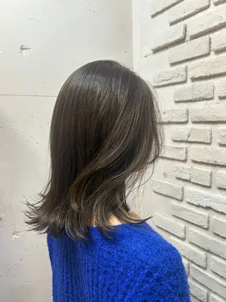 ミディアム カラー hozumi bilanciaのヘアスタイル