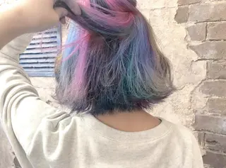 ミディアム カラー ブリーチ、パーマ 西部笑のヘアスタイル