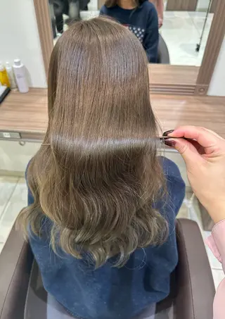 ロング カラー 冨樫 沙良のヘアスタイル