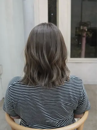 ミディアム 🪞透けヘア髪質改善 艶ベージュ/nagiのヘアスタイル