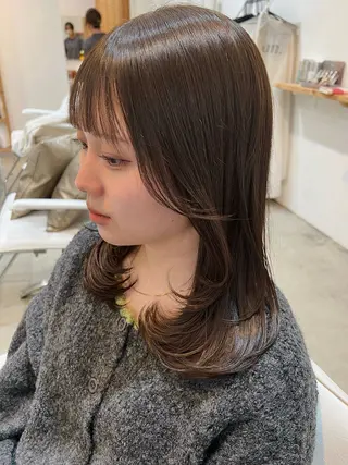 ミディアム un ジュリアのヘアスタイル