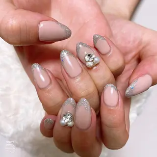 ネイル The Best Beauty受付担当のヘアスタイル