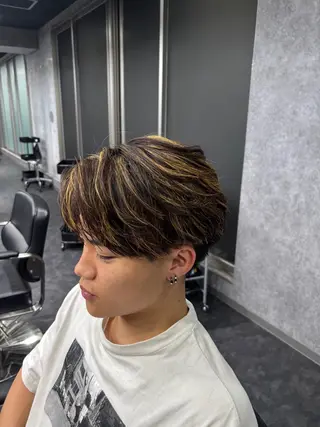 カラー メンズ 深野 ちさとのヘアスタイル