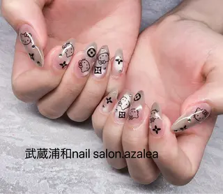 ネイル R inのネイルデザイン