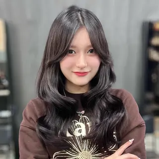 ロング .⋆𝜗𝜚表参道︎ ︎︎✧Hiraraのヘアスタイル