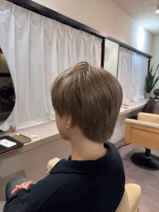 カラー 有木 七海のヘアスタイル