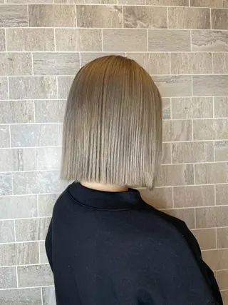 ミディアム ブリーチ毛矯正.髪質 改善.髪にドラマをのヘアスタイル