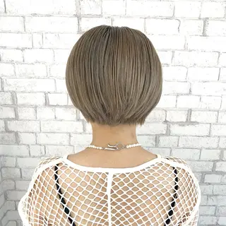 ショート カラー ✂️小顔カット✂️ 山本有紀のヘアスタイル