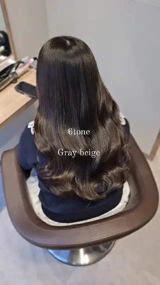 セミロング カラー サロウィン　神戸三宮店所属・三宮No.1ブリーチ 無しカラー/杉山太貴のヘアスタイル