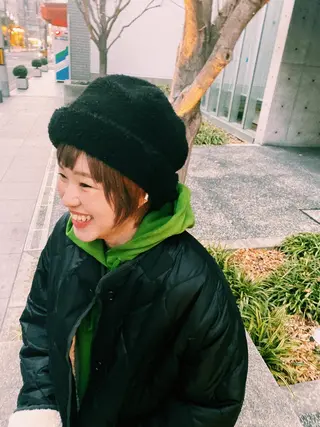 ショート カラー La  SHE's 天王寺店所属・マルヤマ リナのマツエク・マツパデザイン