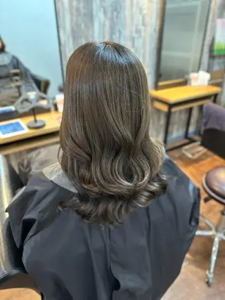 セミロング カラー Lizir ルズィール所属・Luzir⭐︎ GEN⭐︎のヘアスタイル