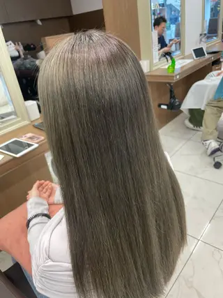 カラー 小池 絢女のヘアスタイル