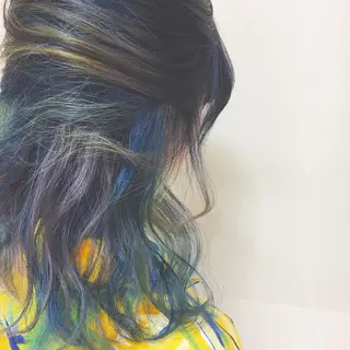 ミディアム カラー cyan SANAMIのヘアスタイル