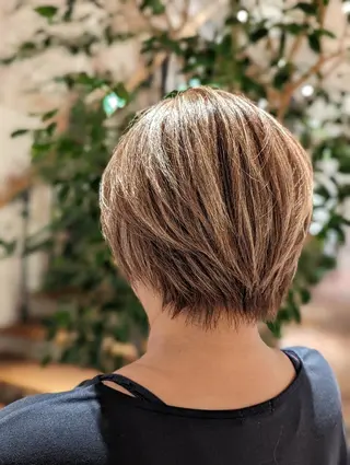 カラー WARREN・TRICOMI NEW YORK 表参道店所属・ハイライト/白髪ぼか し/透明感/惇平のヘアスタイル