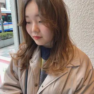 ロング カラー パーマ toi【トワ】所属・安達 俊亮のヘアスタイル