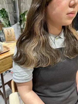 セミロング カラー かわにし ひなた🐰のヘアスタイル