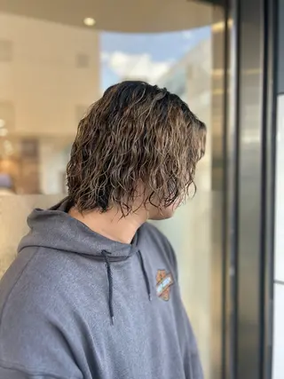 ミディアム パーマ メンズ メンズパーマ/ ハイトーン/Runoのヘアスタイル