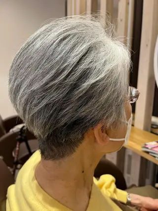 ショート ヘアメイクアクト都賀 國吉のヘアスタイル