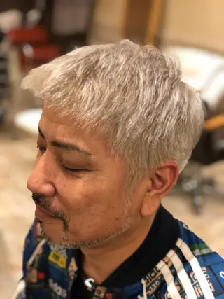 カラー メンズ vi viのヘアスタイル