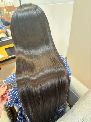 ロング Carrefour LOCO Kyogoku八潮店【カルフールロコキョウゴク】所属・LOCO Aikaのヘアスタイル