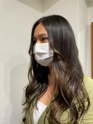 ロング 🐬脱白髪染めカラー 清水大世🐬のヘアスタイル