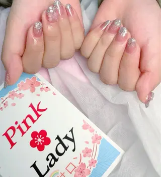 ネイル pink ladyサロン所属・べ にのネイルデザイン