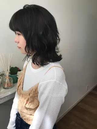 ミディアム カラー レイヤー/顔周り /AKARIのヘアスタイル