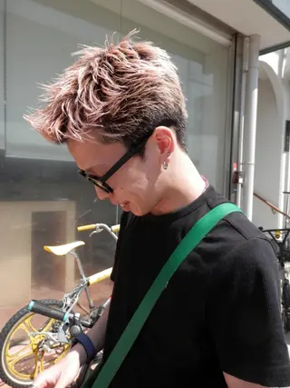 ショート カラー メンズ IRO所属・岡田 祐樹のヘアスタイル