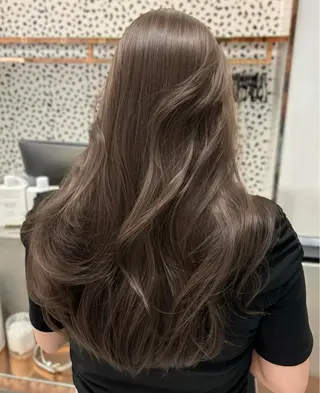 ロング カラー SALOWIN銀座一丁目所属・透明感カラー/レイヤ ーカット🤍miyuのヘアスタイル