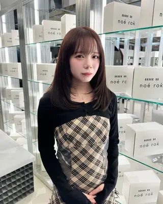 ミディアム カラー 大場 菜月のヘアスタイル