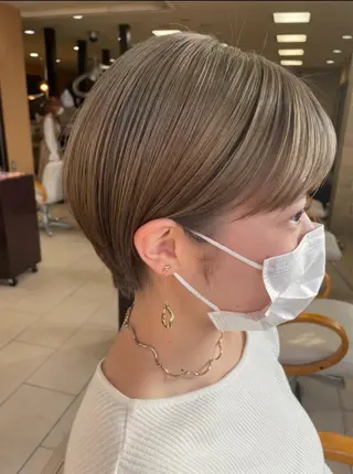 ショート カラー 透明感カラー✨艶髪 制作🌱山根あゆみのヘアスタイル