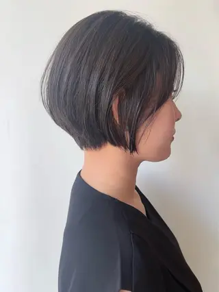 ショート morio from london所属・松岡彩華 ボブ /グレージュのヘアスタイル