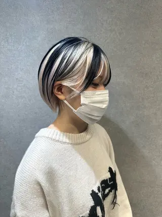 ショート カラー naito/ブリーチ /エクステ/縮毛のヘアスタイル