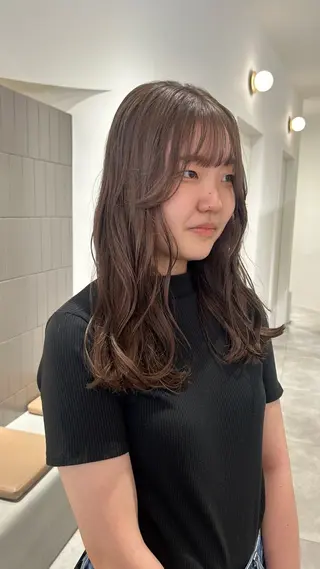 セミロング カラー オリーブベージュ/ ブリーチなし透明感のヘアスタイル